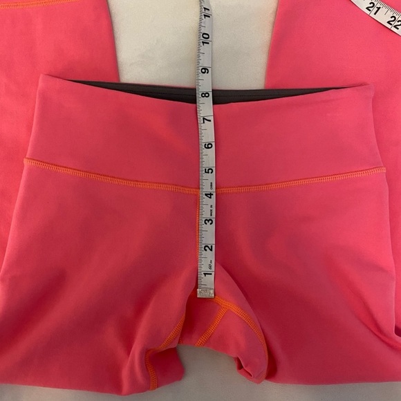 PRICE FIRM!! Lululemon hot coral cropped pants - Picture 3 of 7